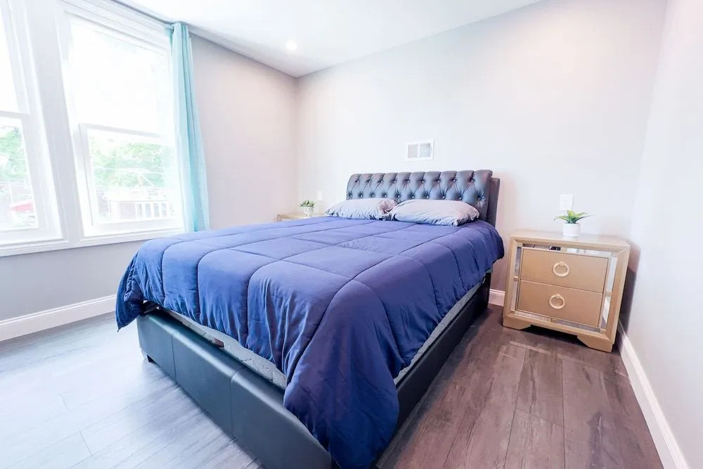 Perfect 6BR Stay Near Niagara Falls & Attractions