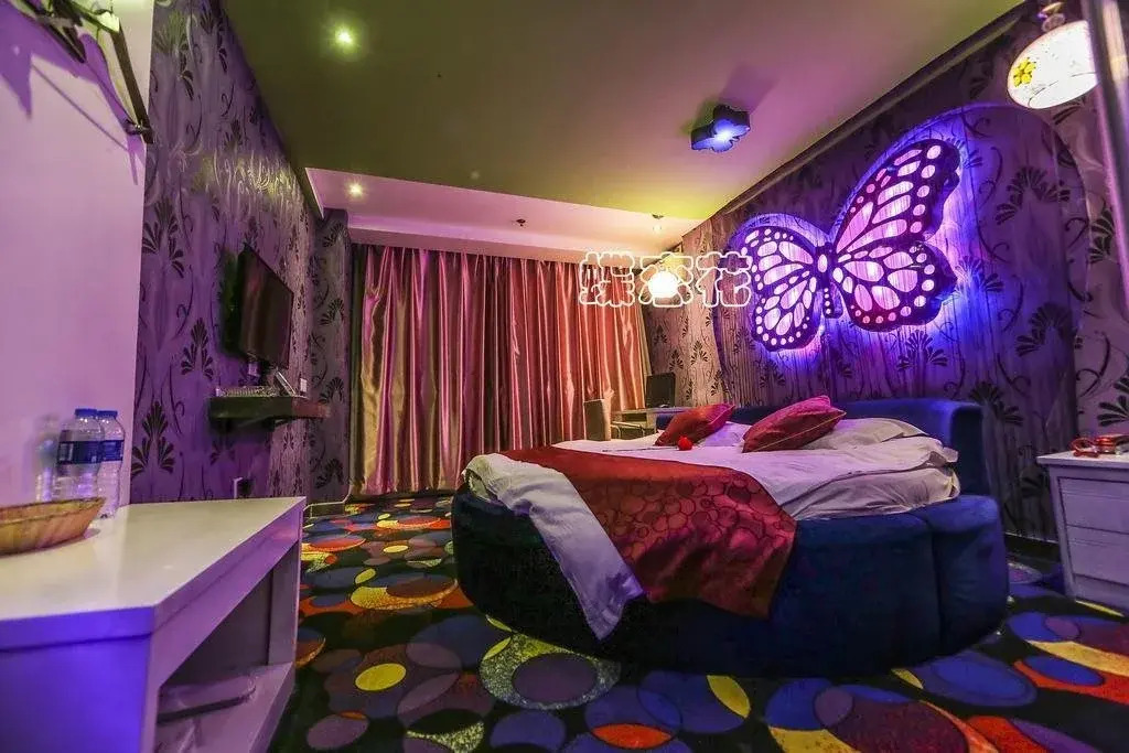 Zhuimei Theme Hotel