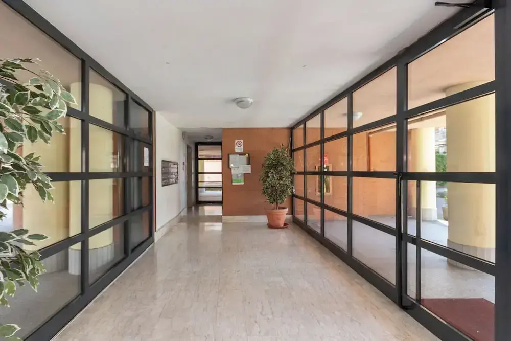 Studio con terrazzo vicino l'università
