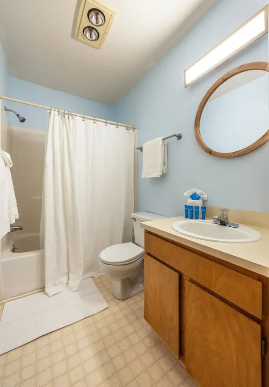 04 Lodge 1 Bedroom Condo by RedAwning