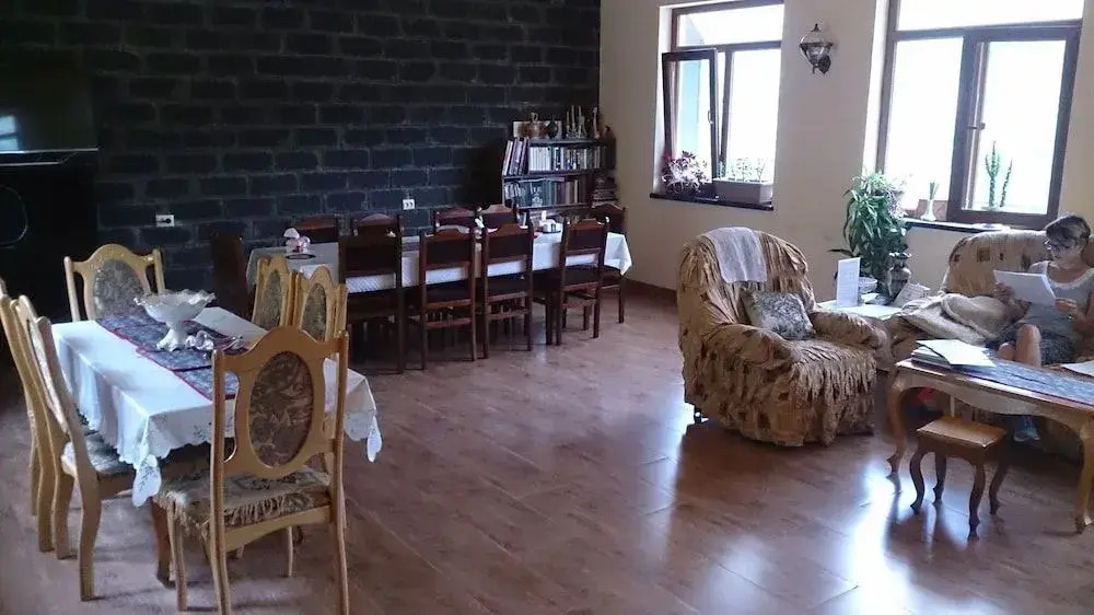 IRIS B&B in DEBED CANYON
