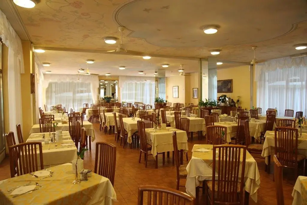 Hotel Diana