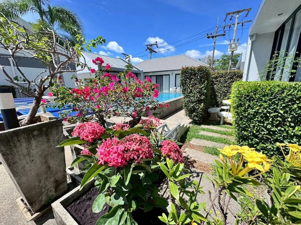 Larnthong Villas