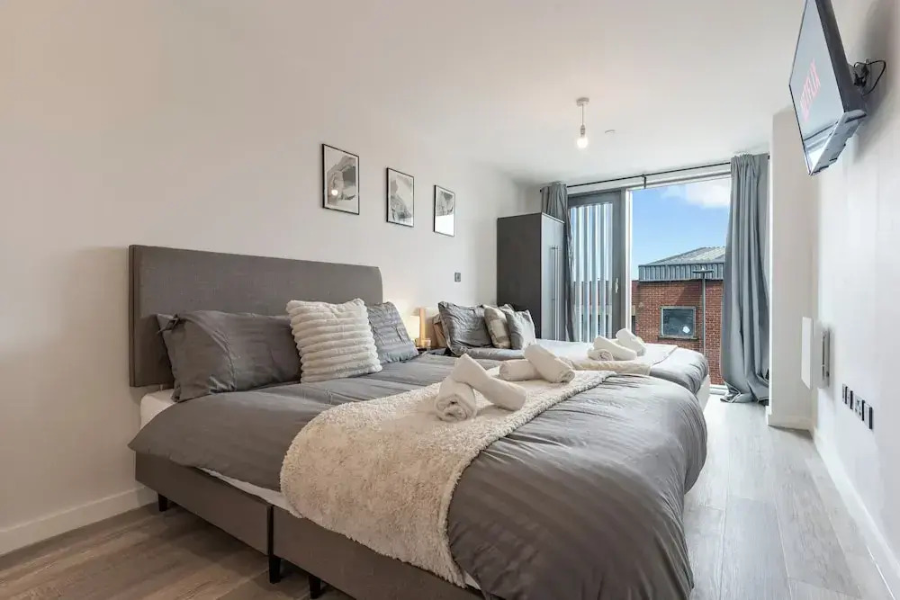 Meadow Haven 2 Bed 2 Bath, On-street Park, Netflix