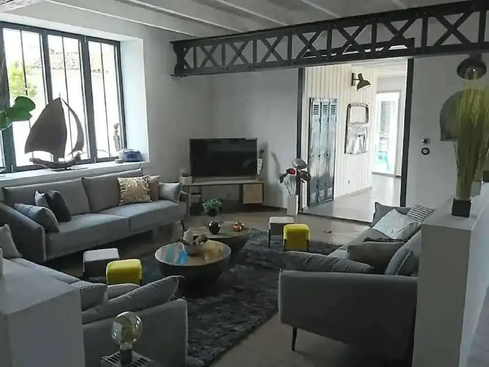 Majestic Villa in Nuaille-d'aunis With Sauna