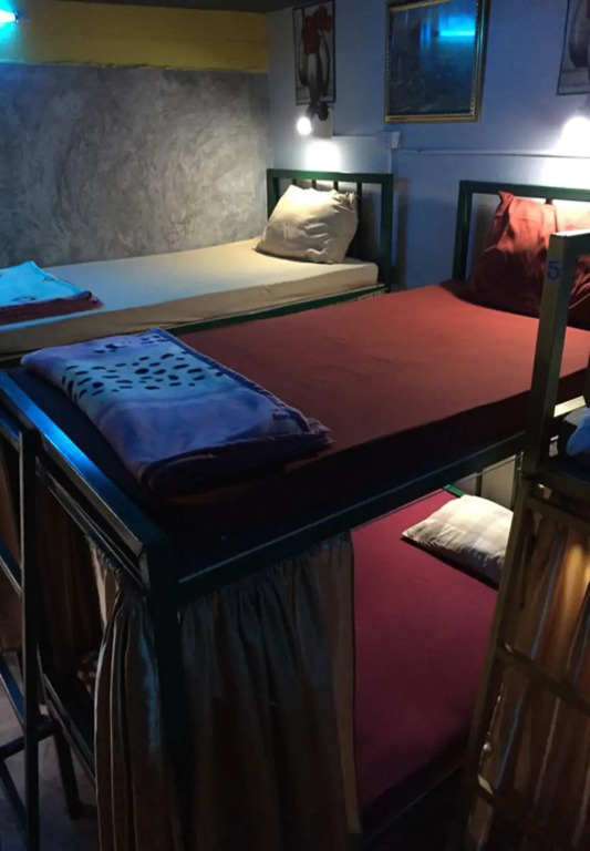 Tiger House Hostel - Adults Only