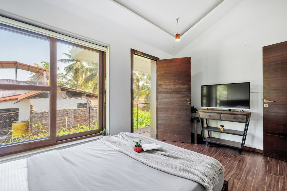Staymaster Water Wave 3BR Villa