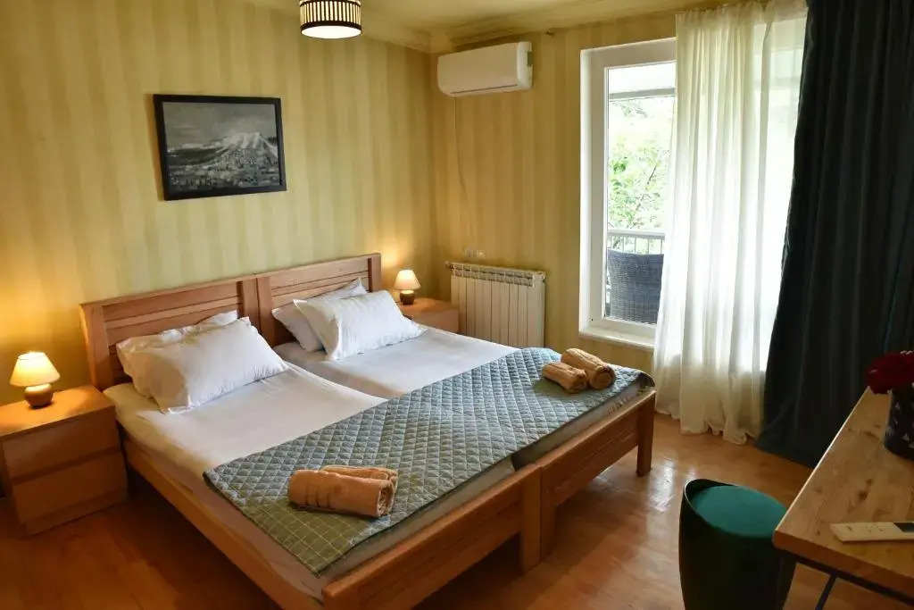 4BD Appartaments with cozy garden