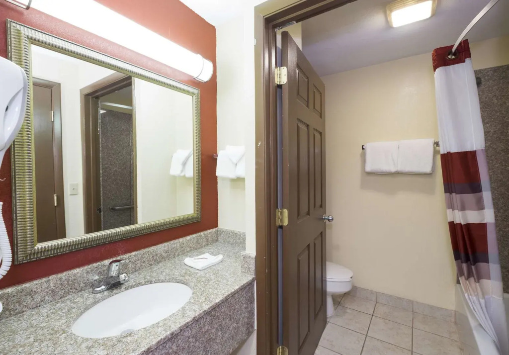 Red Roof Inn & Suites Cincinnati North-Mason