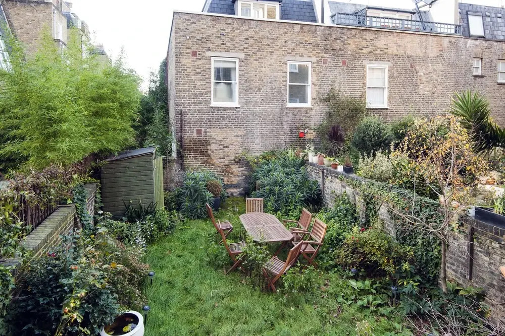 Bright Marloes Road Abode - CNRO