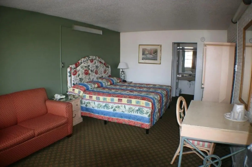 Budget Inn