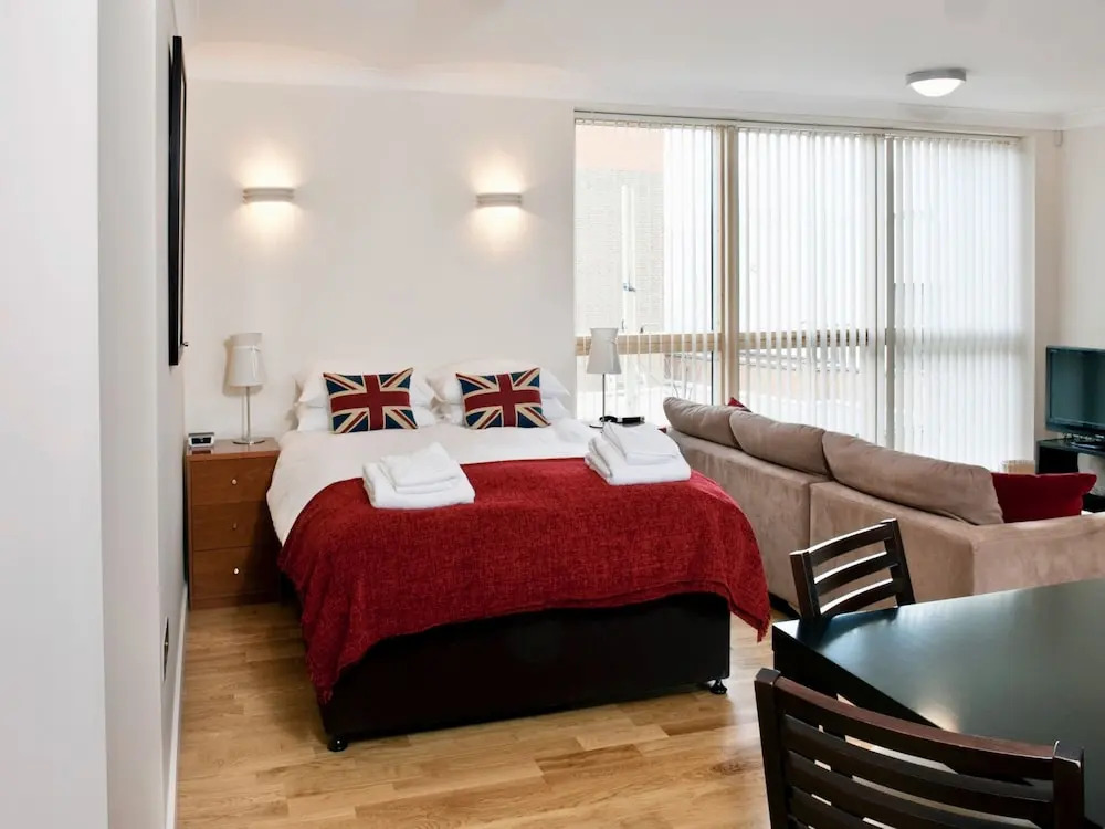 Your Space Apartments - Byron House