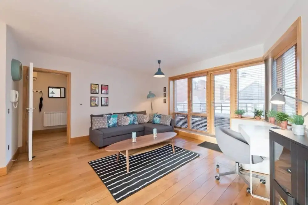 2 Bedroom City Centre Apartment With Patio