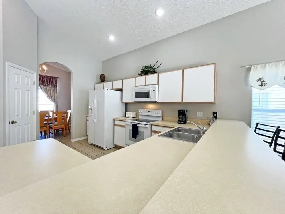 Hampton Retreat 5 Bedroom Home by RedAwning