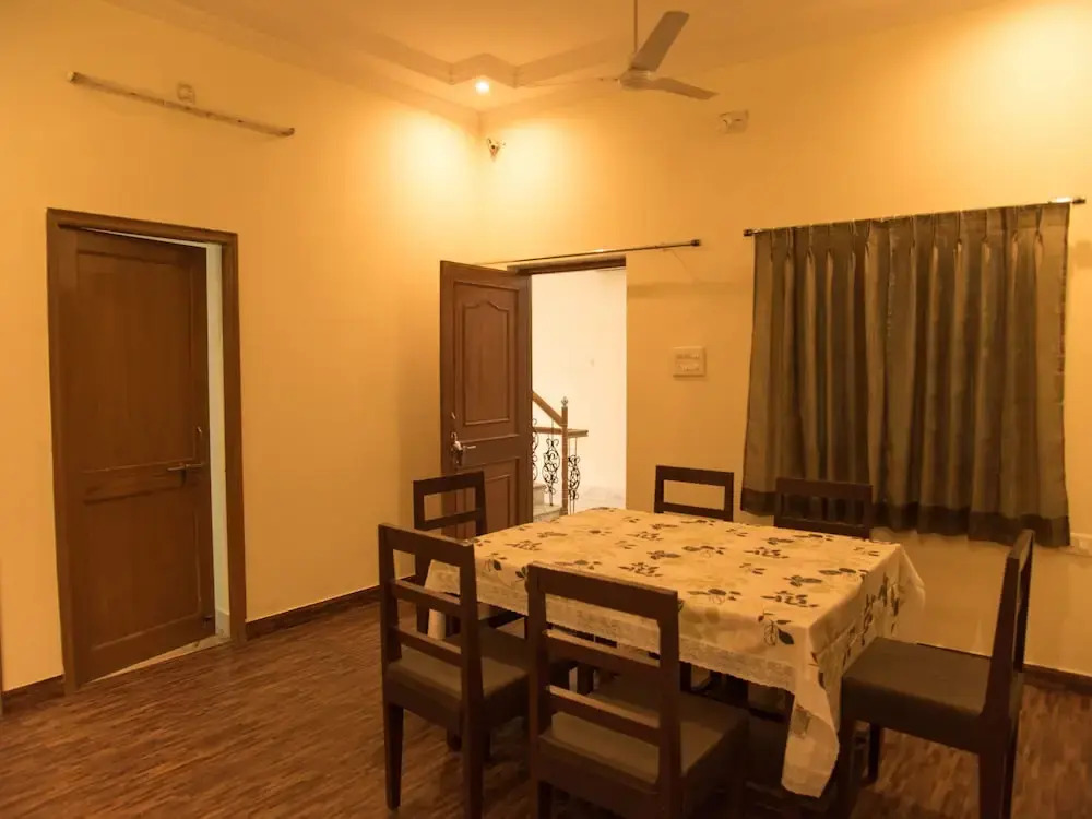 OYO 11933 Home Classic 3BHK near Geetanjali Hospital