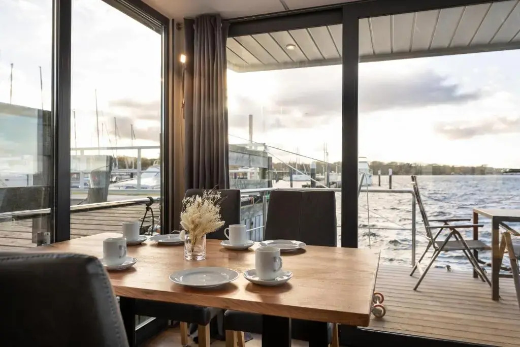 exclusives Hausboot "Opa Wilhelm"