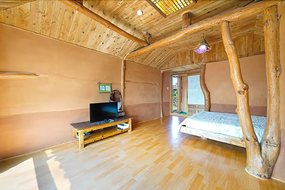 Seogwipo Pyeonwoon Sanjang Pension