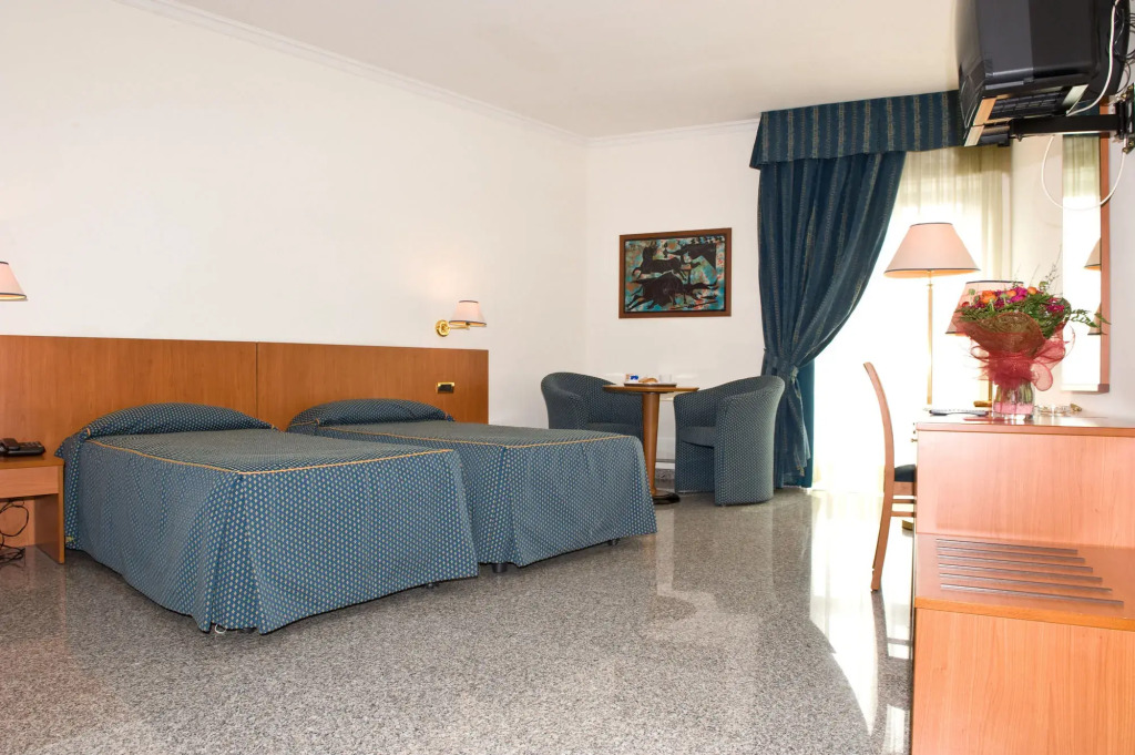 Hotel 90