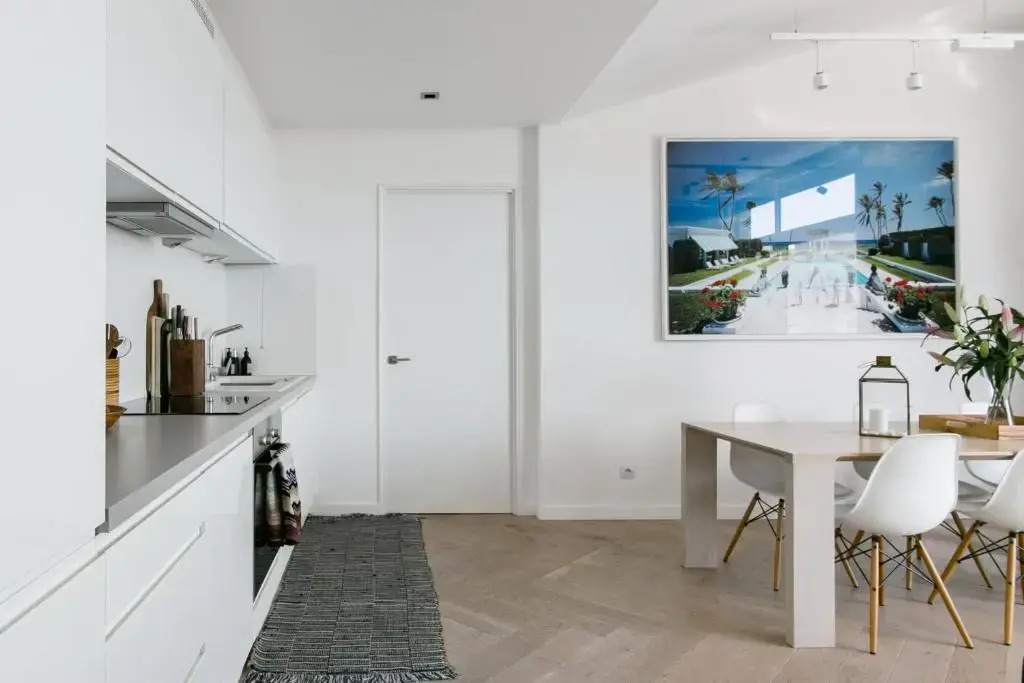 Picturesque Views From a Radiant Penthouse