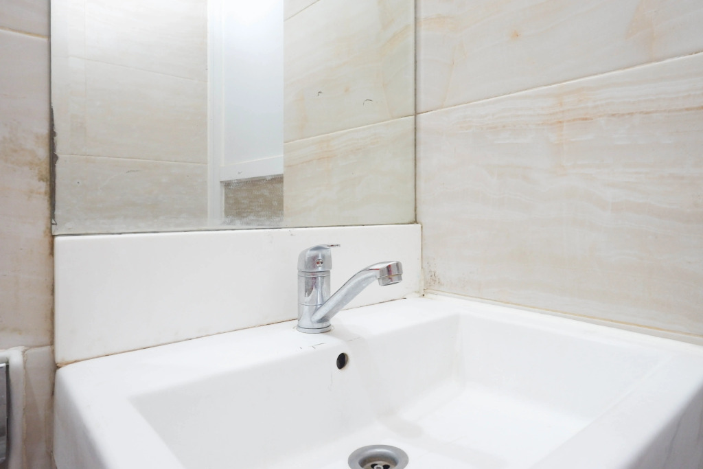 Urbanview Hotel Ruby Makassar