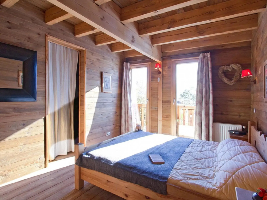 Little gem with fireplace on the slopes in Alpe d'Huez