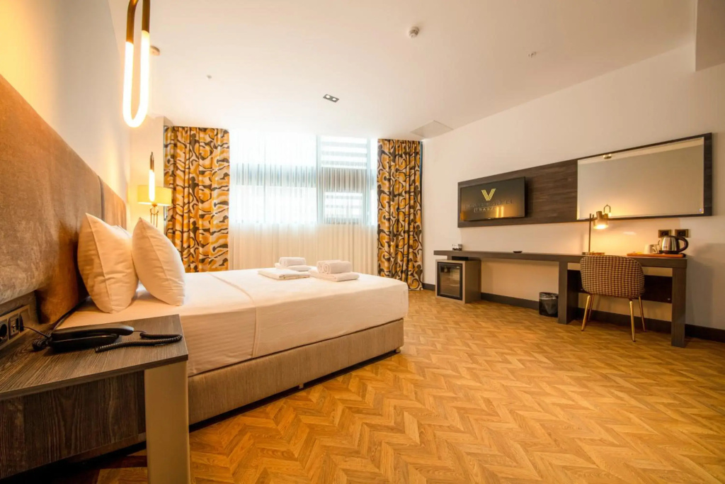 V Center Hotel