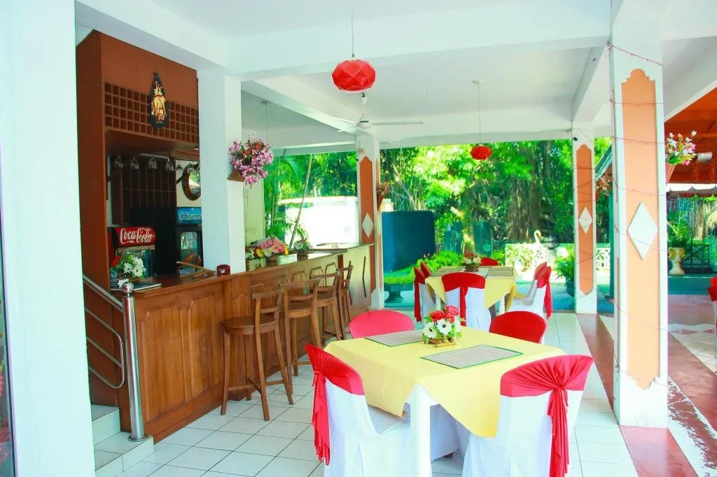 Lagoon Garden Hotel