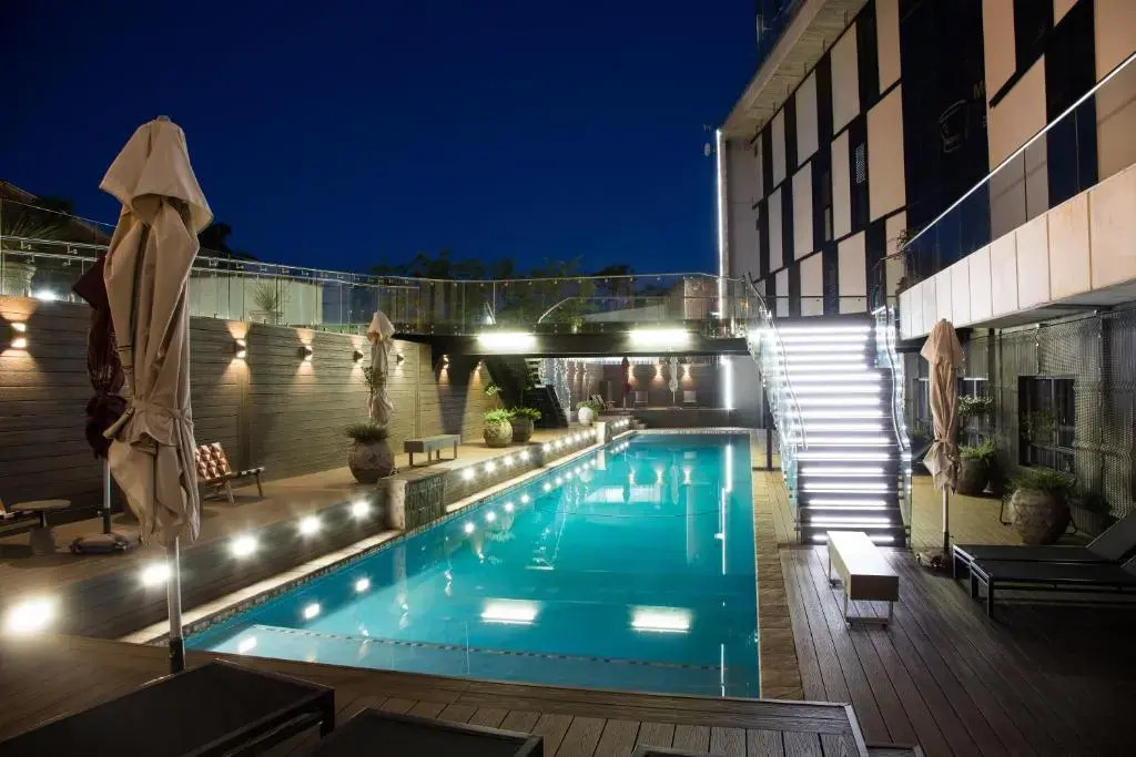 MGB Hotel at 2ten