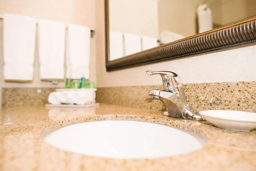 Holiday Inn Express Hotel & Suites Custer by IHG