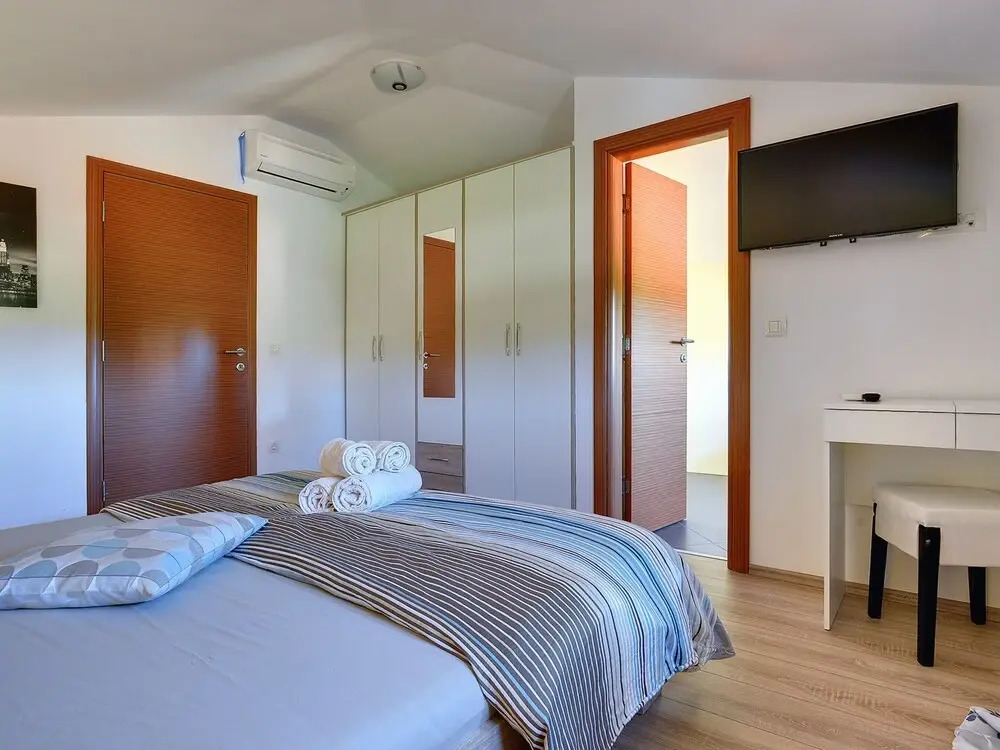 Villa in Rovinj with Private Pool and Sea Nearby