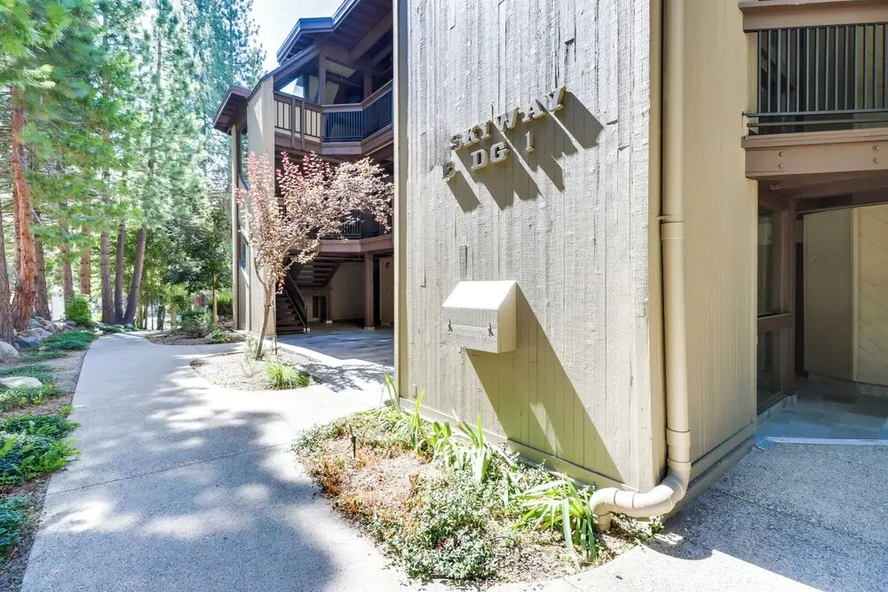 Walk to Ski Shuttle: Incline Village Condo