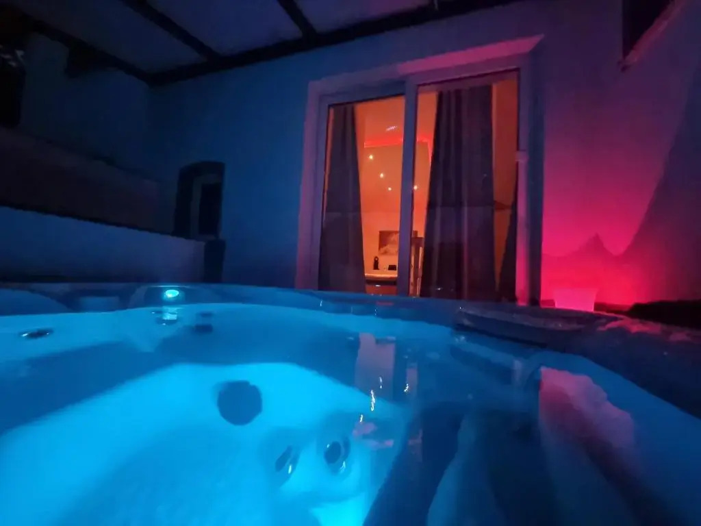 Apartment mit Whirlpool, Wasserbett & Sauna