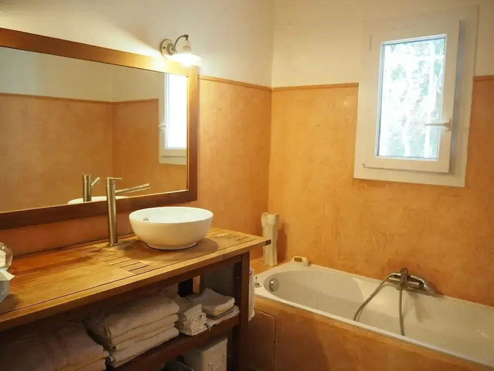 Holiday Home in Villes-sur-auzon With Pool