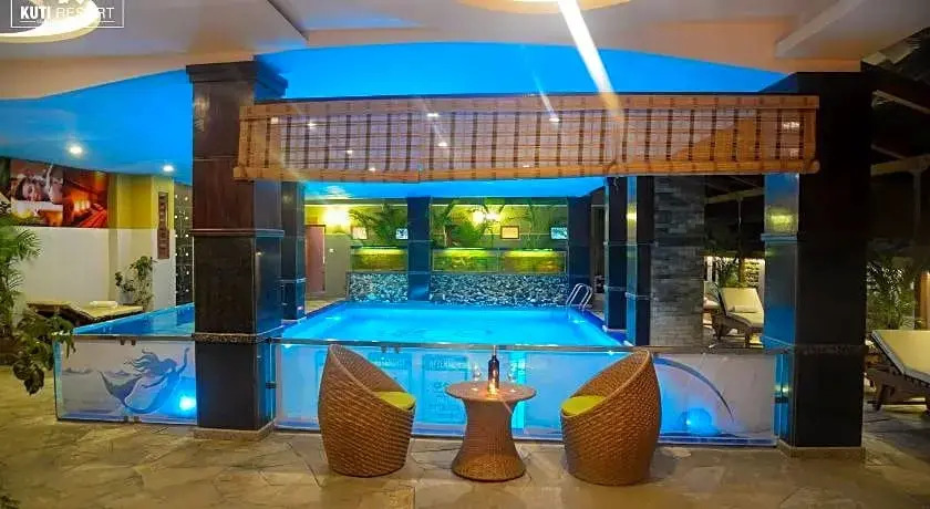Kuti Resort & Spa