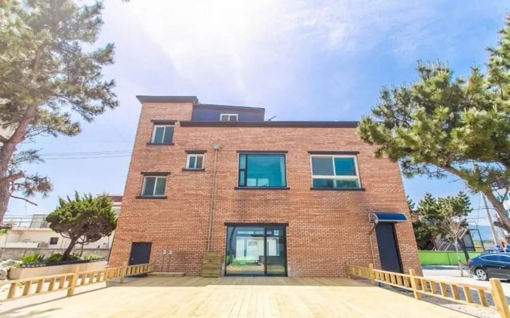Goseong Bongpo Kimyeosa Pension