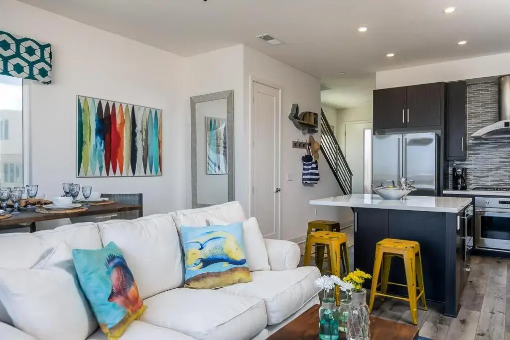 Ocean View 3 Bedrooms Condo, just steps from the park, pier & water!