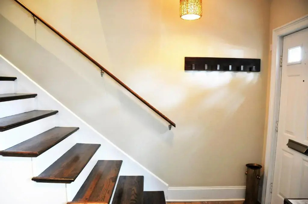 Old Town-Gold Coast Huge 5 br Home/ Free Parking/ Breakfast/ Pets OK/ Back Yard/ Walk Everywhere