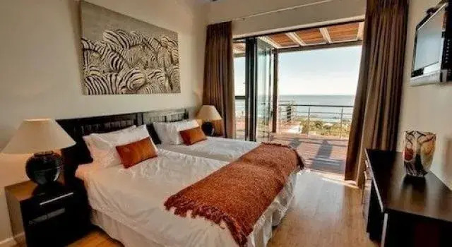 Sea and Rock Villa