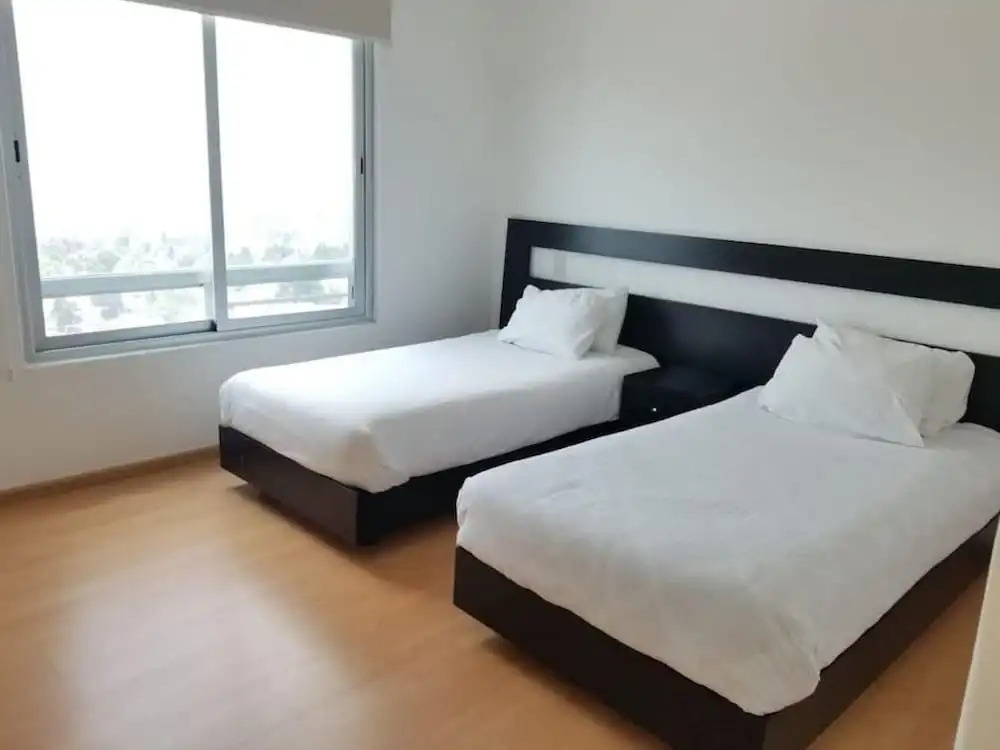 Sunny and Spacious PH Near Santafe Shopping Mall