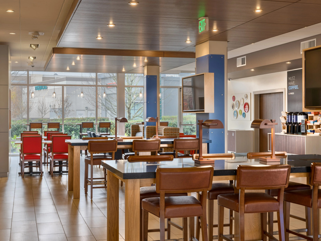 Holiday Inn Express & Suites Salem North - Keizer by IHG