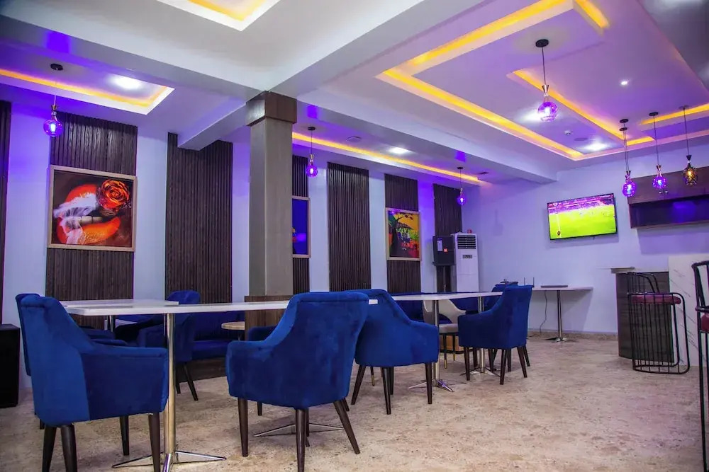 Modelo Hotel and Suites