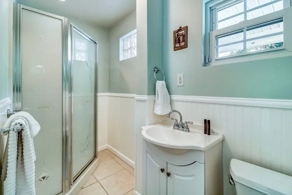 58th St S 1826 - 4 Br Home