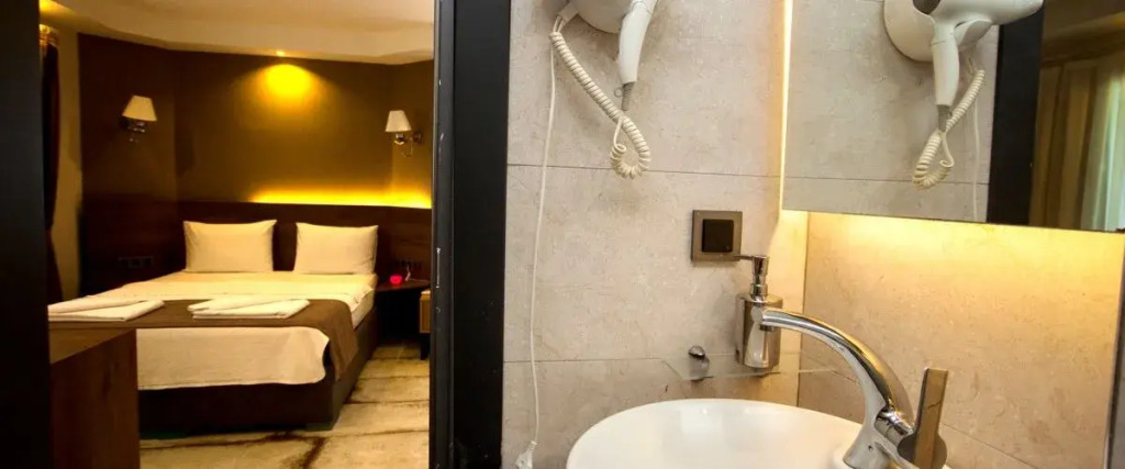 Anar Hotel