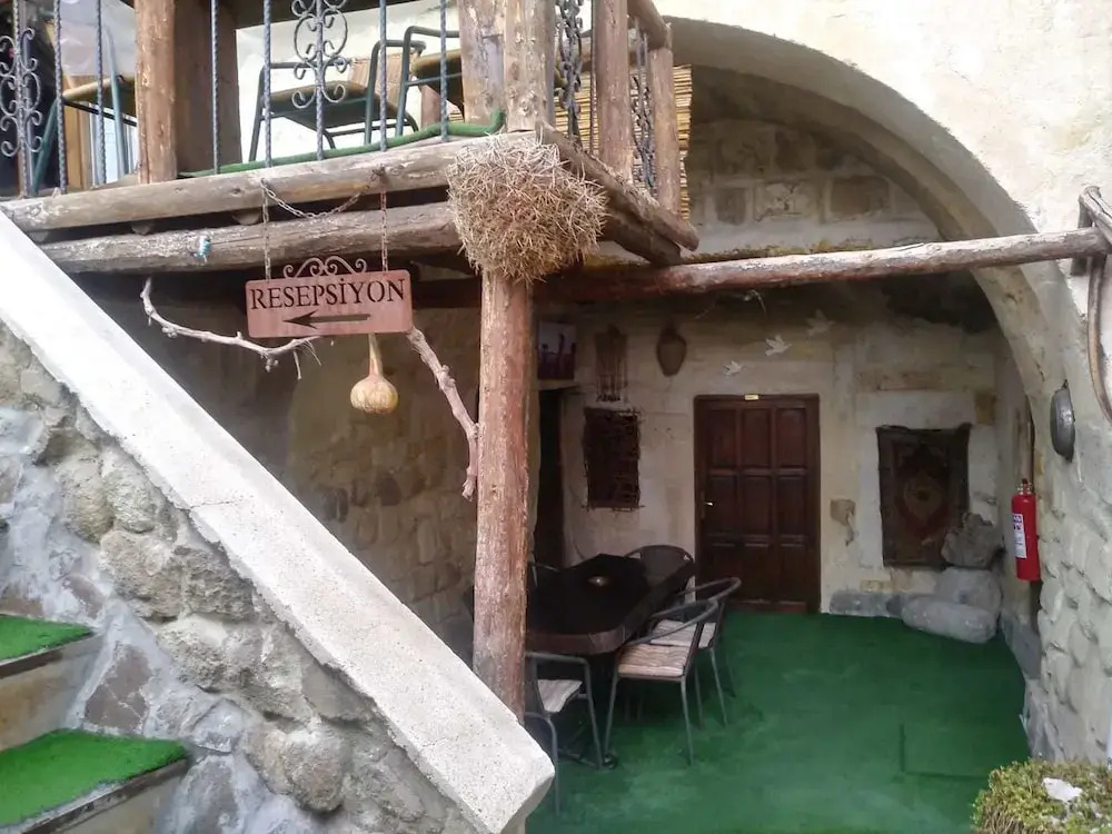 Naturels Cave House