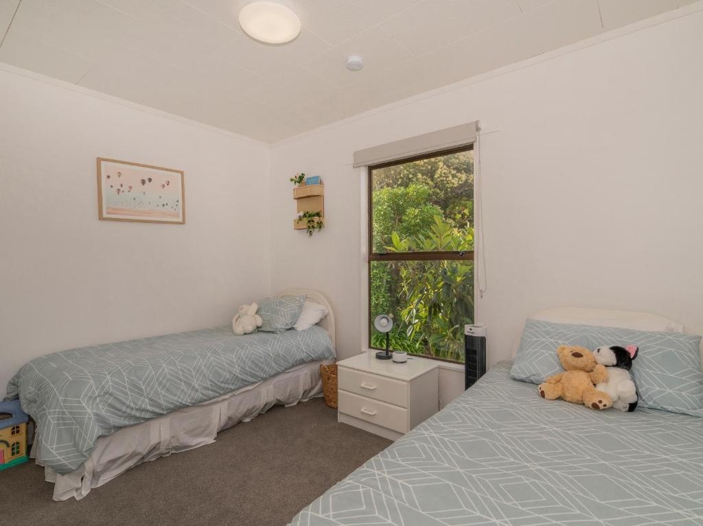 Cooks Family Retreat - Cooks Beach Holiday Home