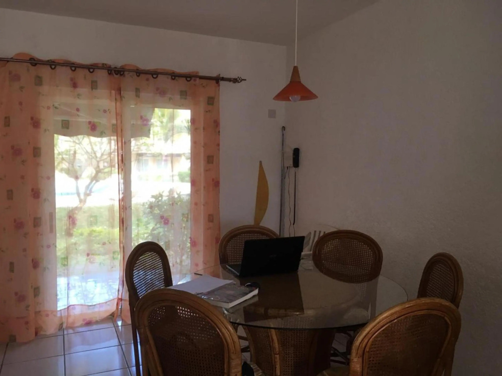 2 bedrooms appartement at Flic en Flac 500m away from the beach with shared pool enclosed garden and wifi