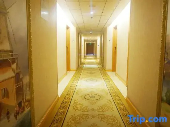 Home Inn Cloud Four Seasons Hotel (Beijing South Railway Station Jiaomendong Subway Station Branch)