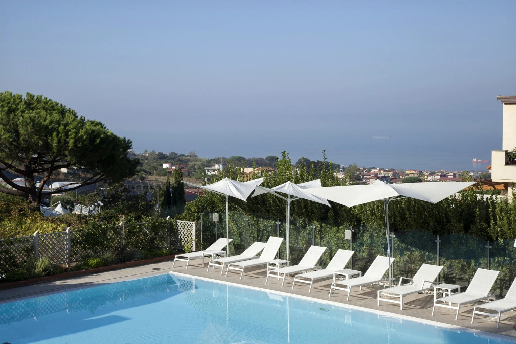 Andris Hotel