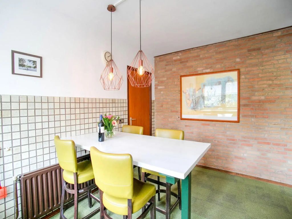 Spacious Holiday Home close to the Efteling in Nieuwkuijk with Terrace