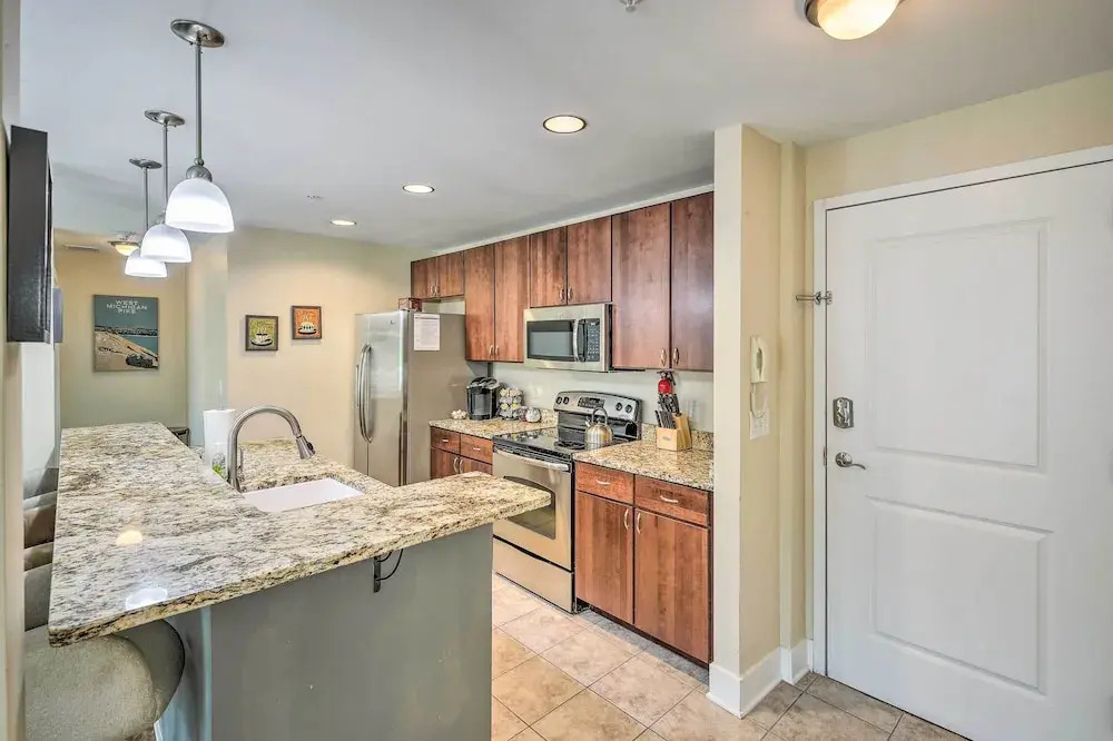 Grand Haven Condo w/ Patio < 1 Mi to Downtown